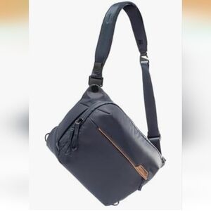 NWT Peak design everyday sling messager bag 6L Midnight